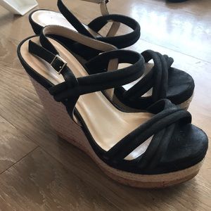 Jimmy Choo - like new - black suede wedge